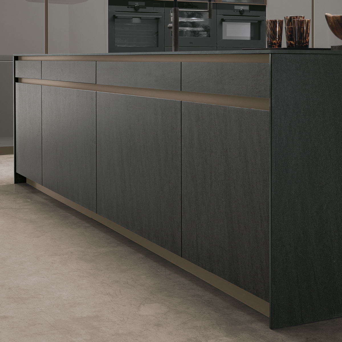 Neolith® Basalt Black Satin